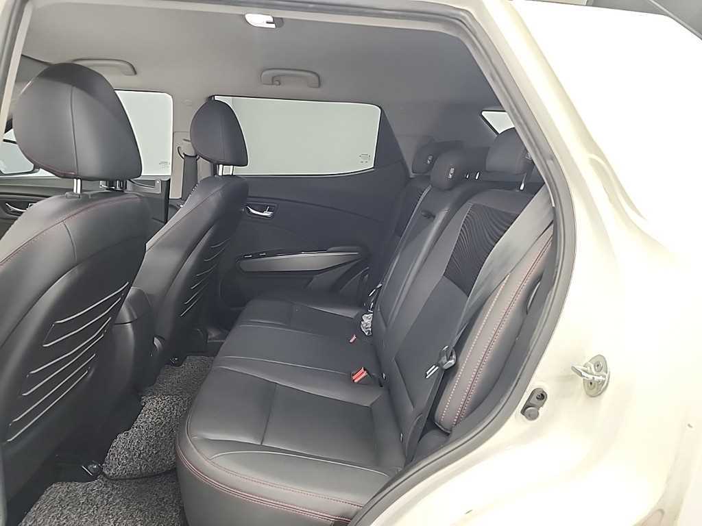 Ssangyong Tivoli - Vista 12