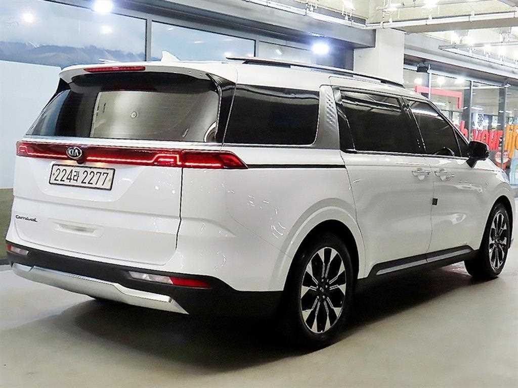 KIA Carnival - Vista 4