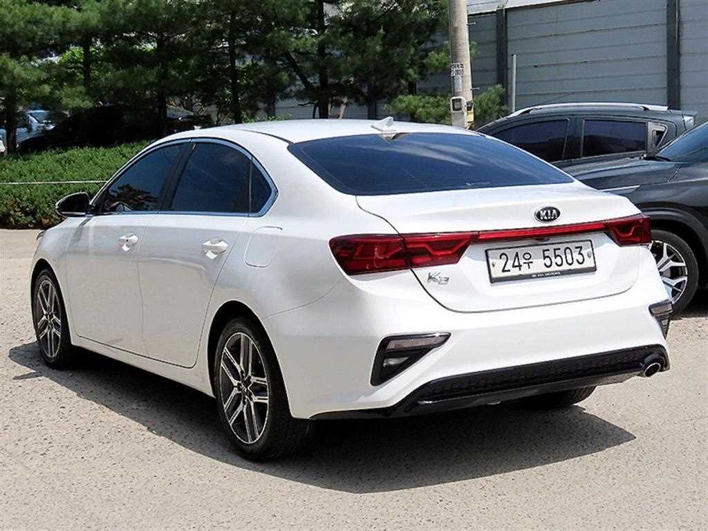 KIA K3 - Vista 3