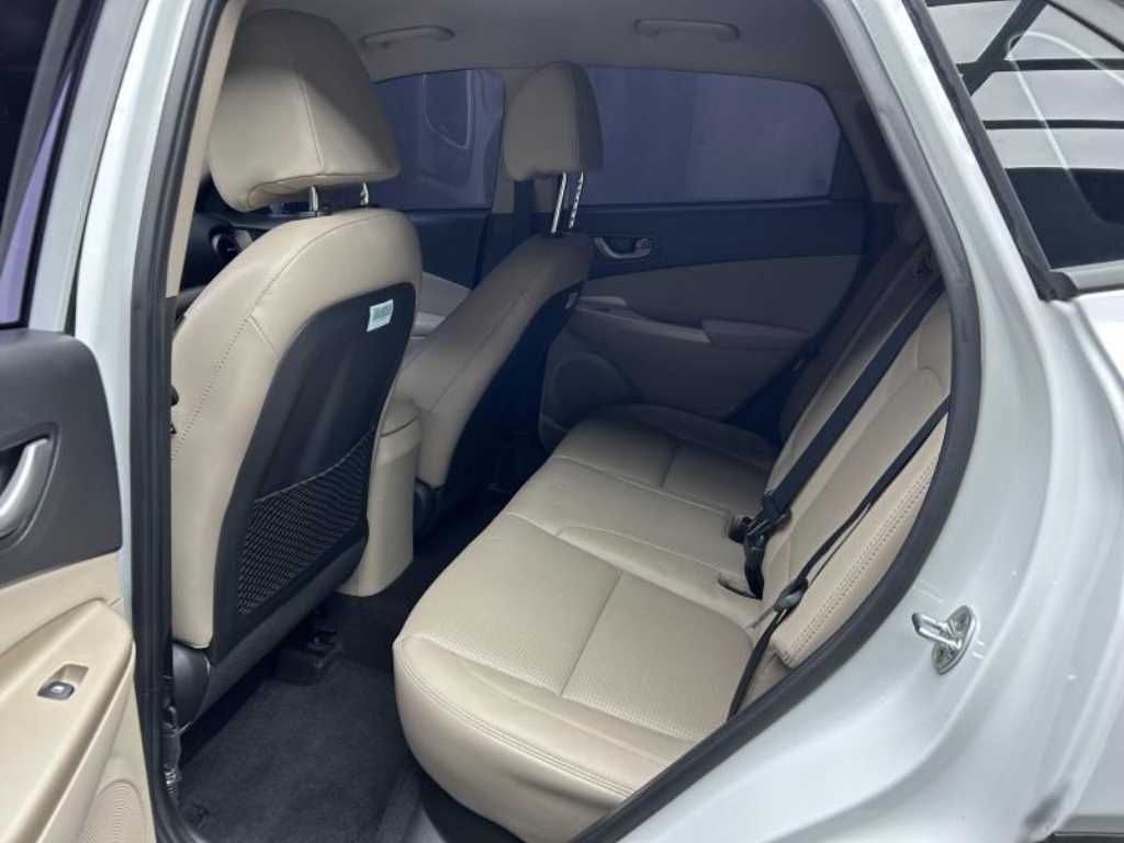 HYUNDAI Kona - Vista 6