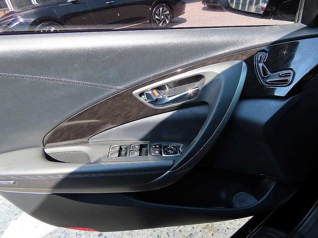 HYUNDAI Grandeur - Vista 11