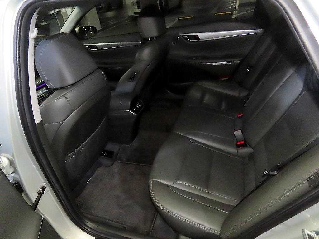 HYUNDAI Grandeur - Vista 7