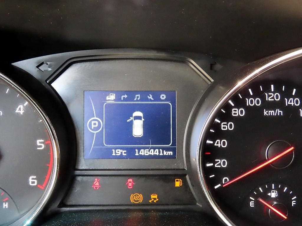 KIA Carnival - Vista 9