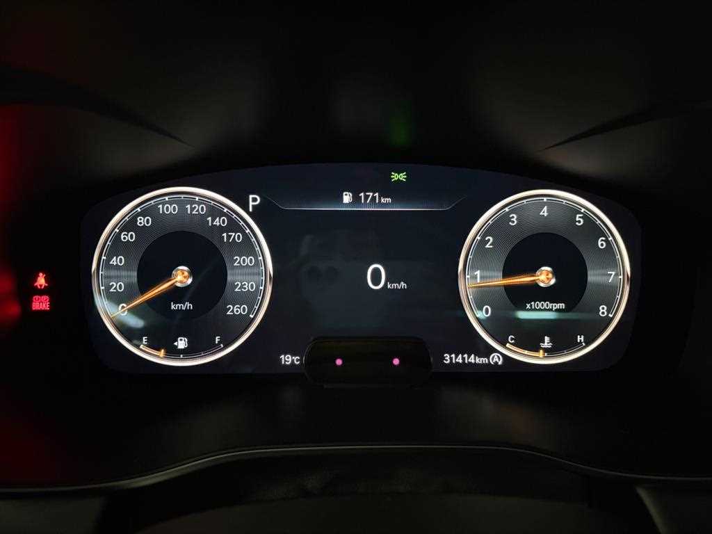 Genesis G70 - Vista 8