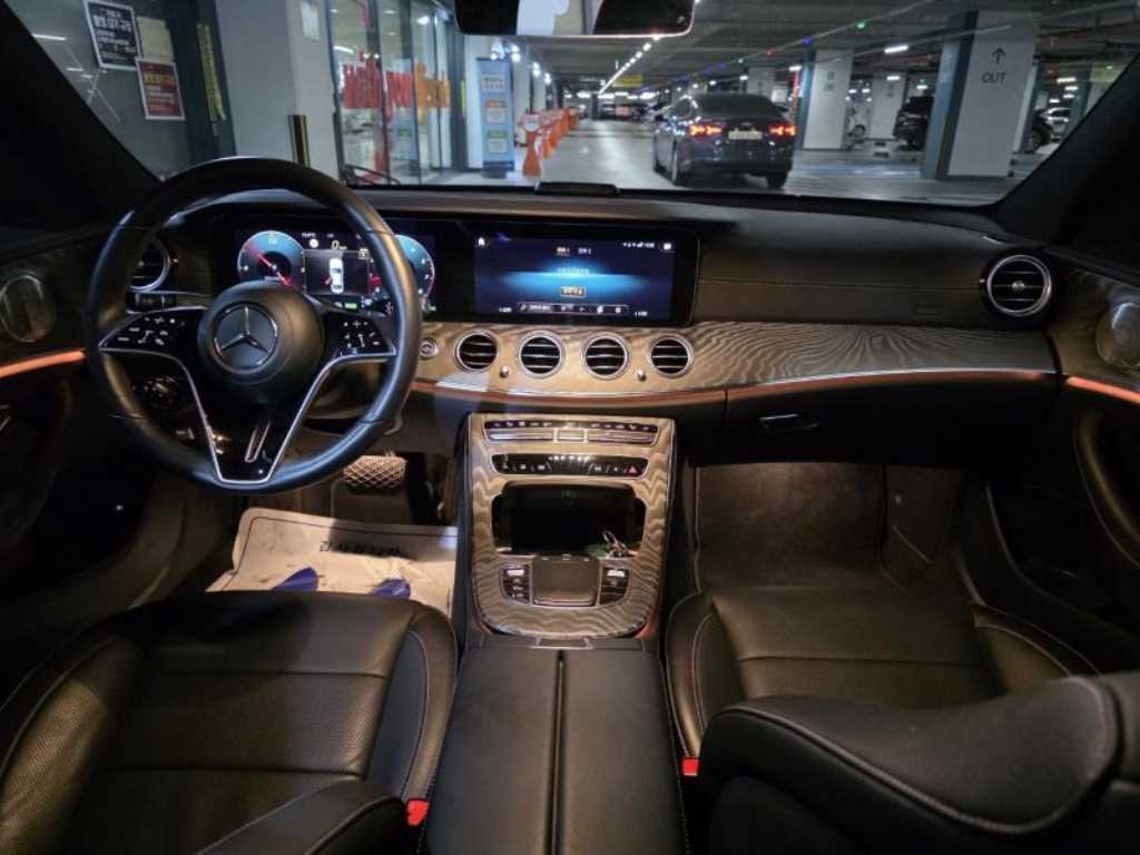 Mercedes Benz E class - Vista 9