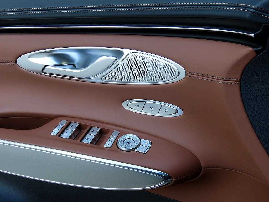 Genesis GV70 - Vista 11