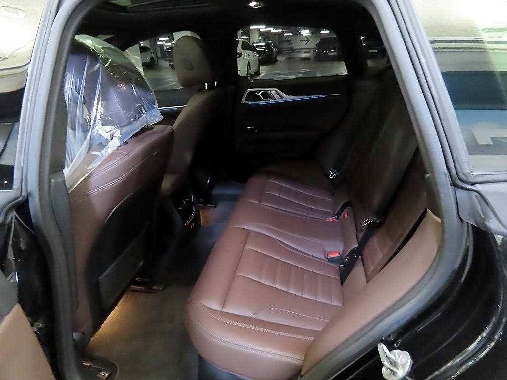 BMW i4 - Vista 7