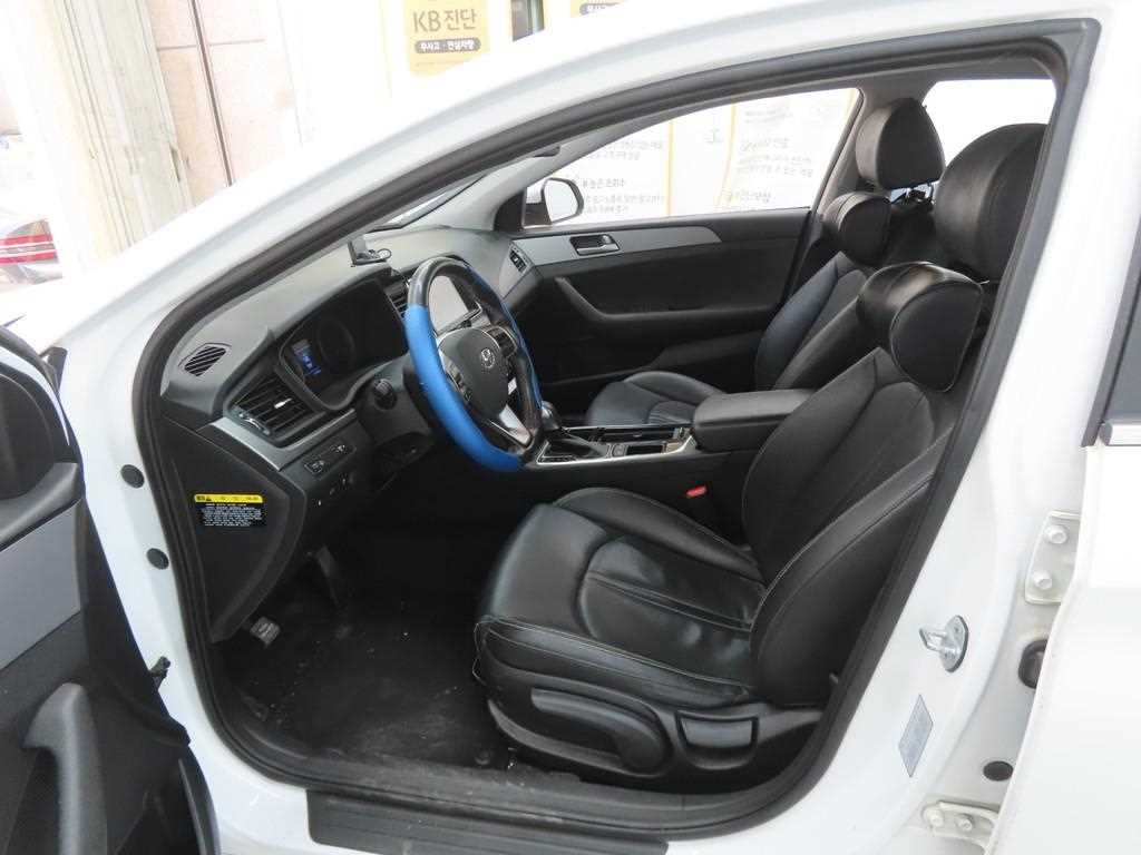 HYUNDAI Sonata - Vista 5