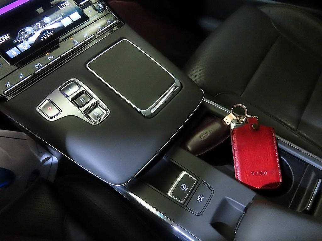 HYUNDAI Grandeur - Vista 12