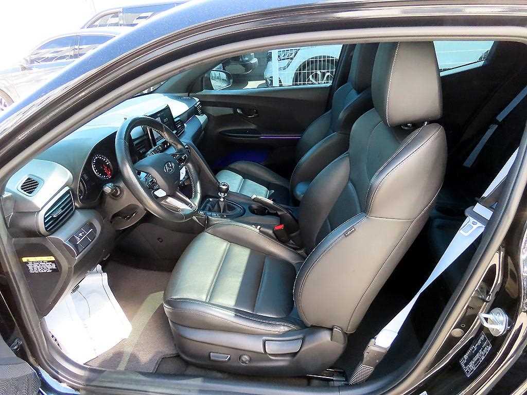 HYUNDAI Veloster - Vista 5