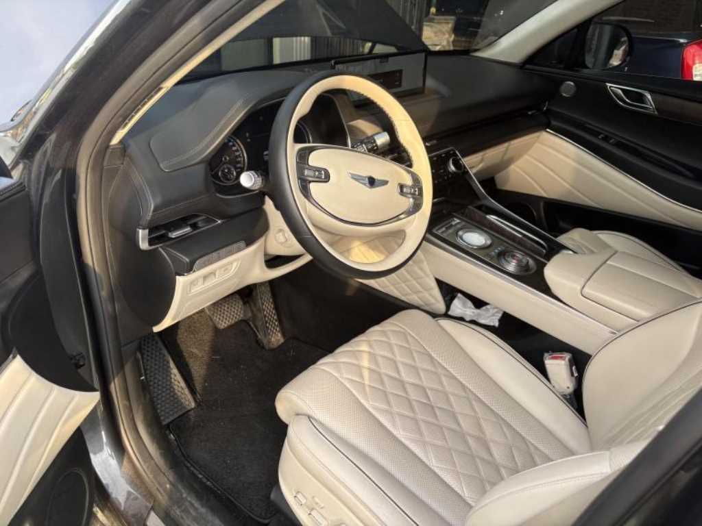 Genesis GV80 - Vista 7