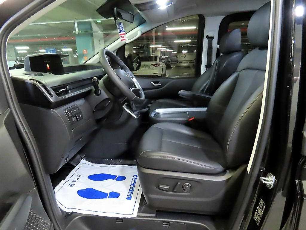 HYUNDAI Staria - Vista 6