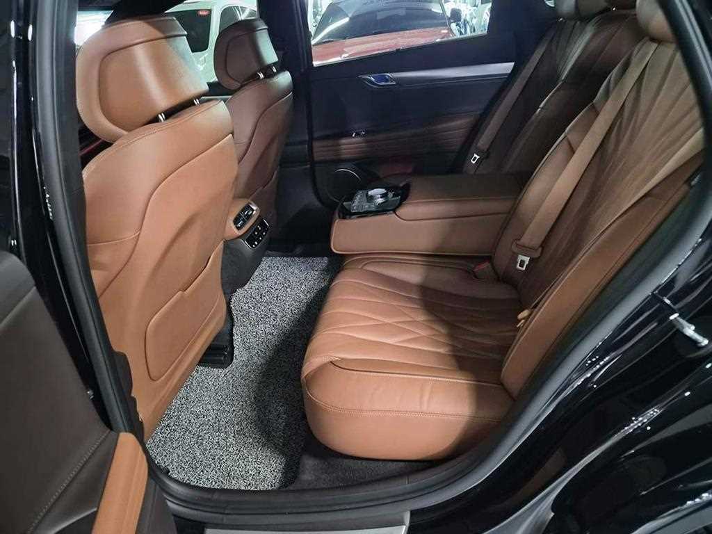 Genesis G80 - Vista 7