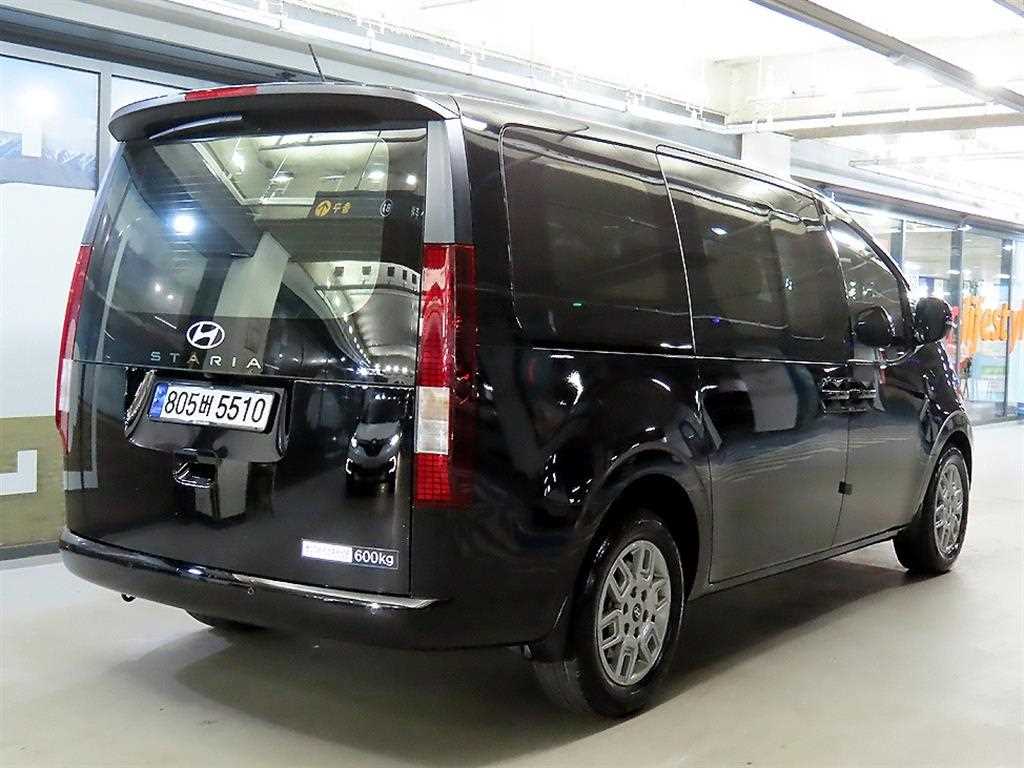 HYUNDAI Staria - Vista 4