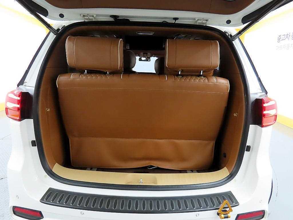 KIA Carnival 2019 the color of pearl - Importación desde Corea - HF Imports Iquique - Foto 17