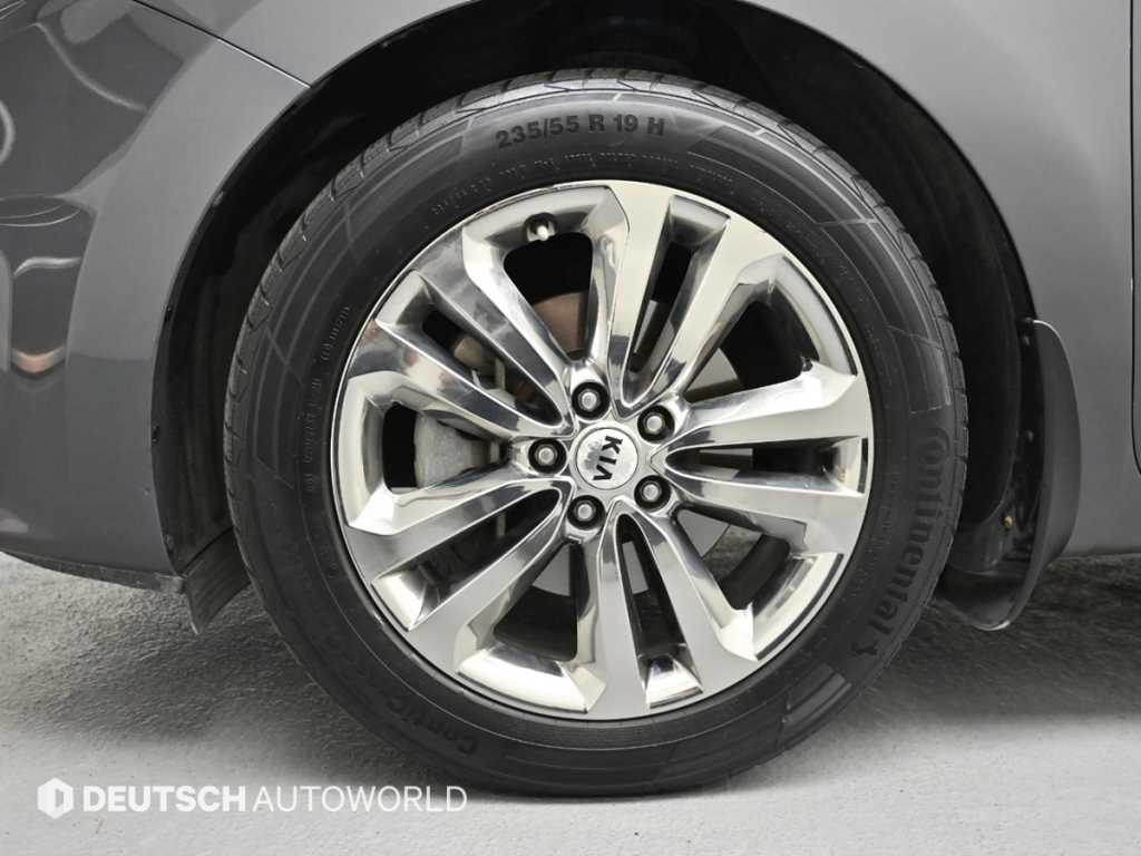 KIA Carnival - Vista 5