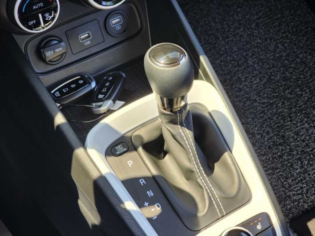 HYUNDAI Venue - Vista 12