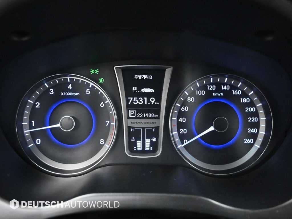 HYUNDAI Grandeur - Vista 9