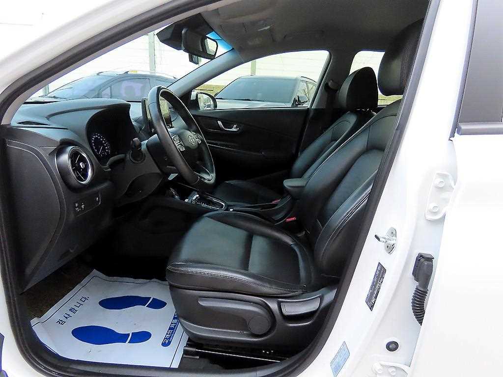 HYUNDAI Kona - Vista 5