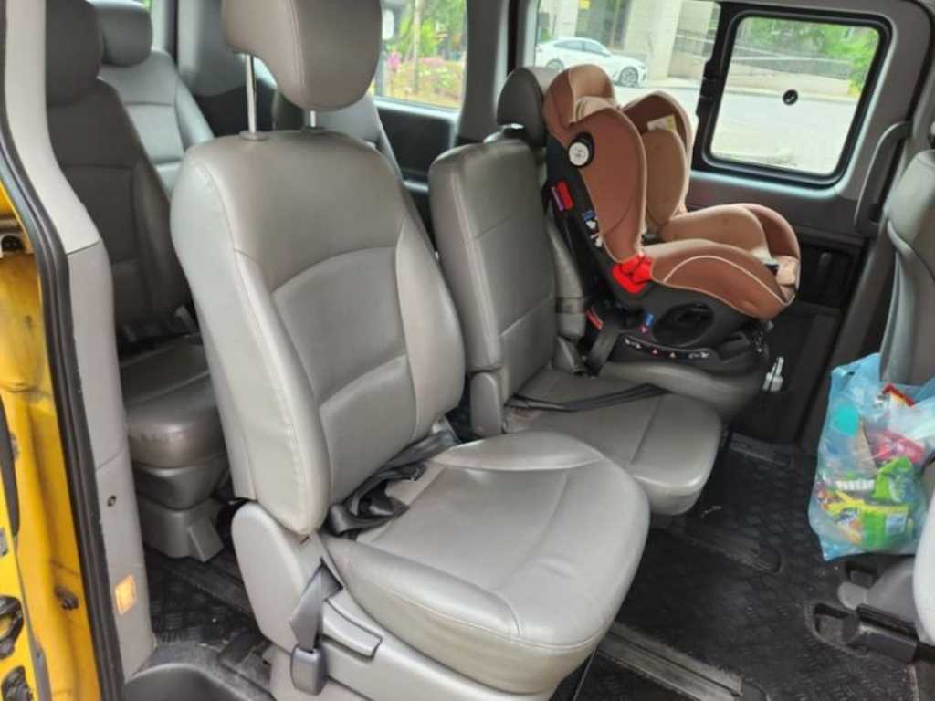HYUNDAI Starex - Vista 4