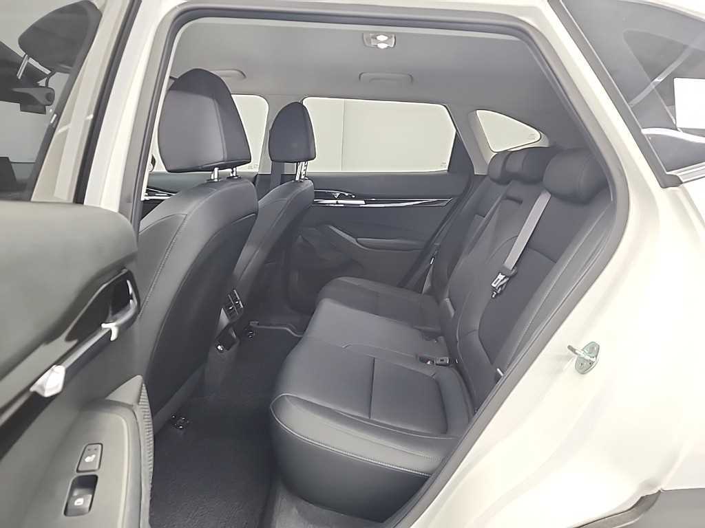 KIA Seltos - Vista 12