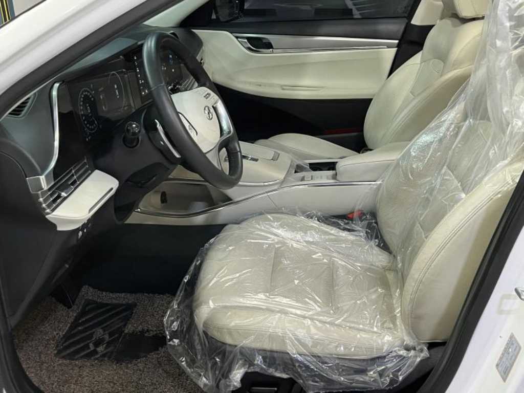 HYUNDAI Grandeur - Vista 4