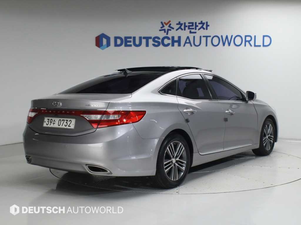 HYUNDAI Grandeur - Vista 2