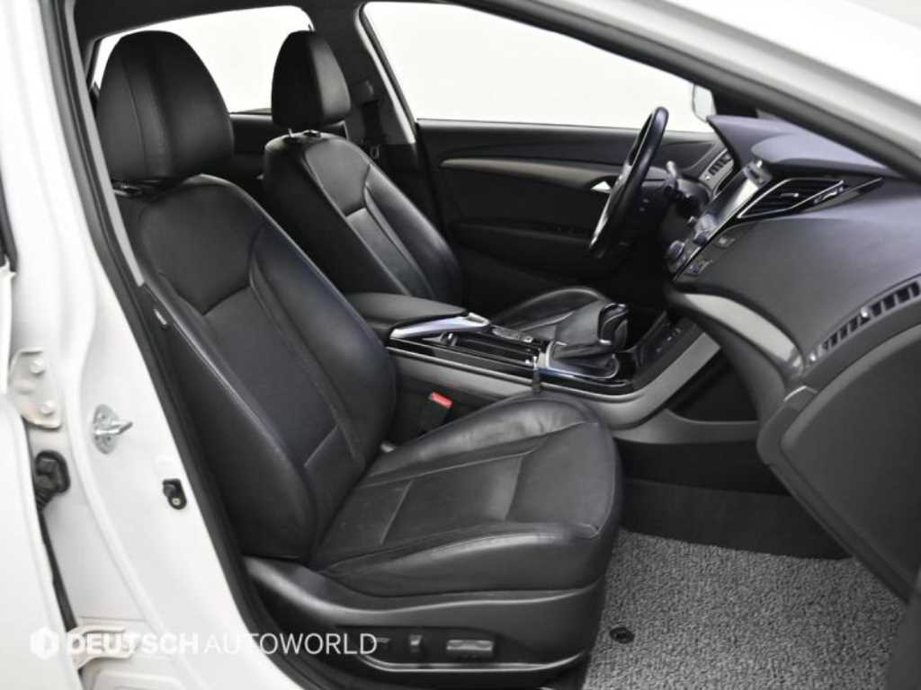 HYUNDAI i40 - Vista 10
