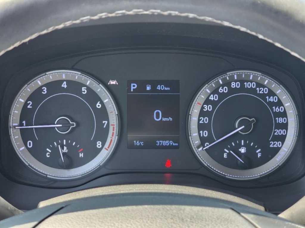 HYUNDAI Venue - Vista 8
