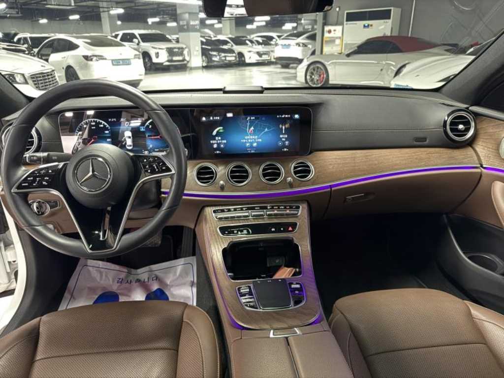 Mercedes Benz E class - Vista 6