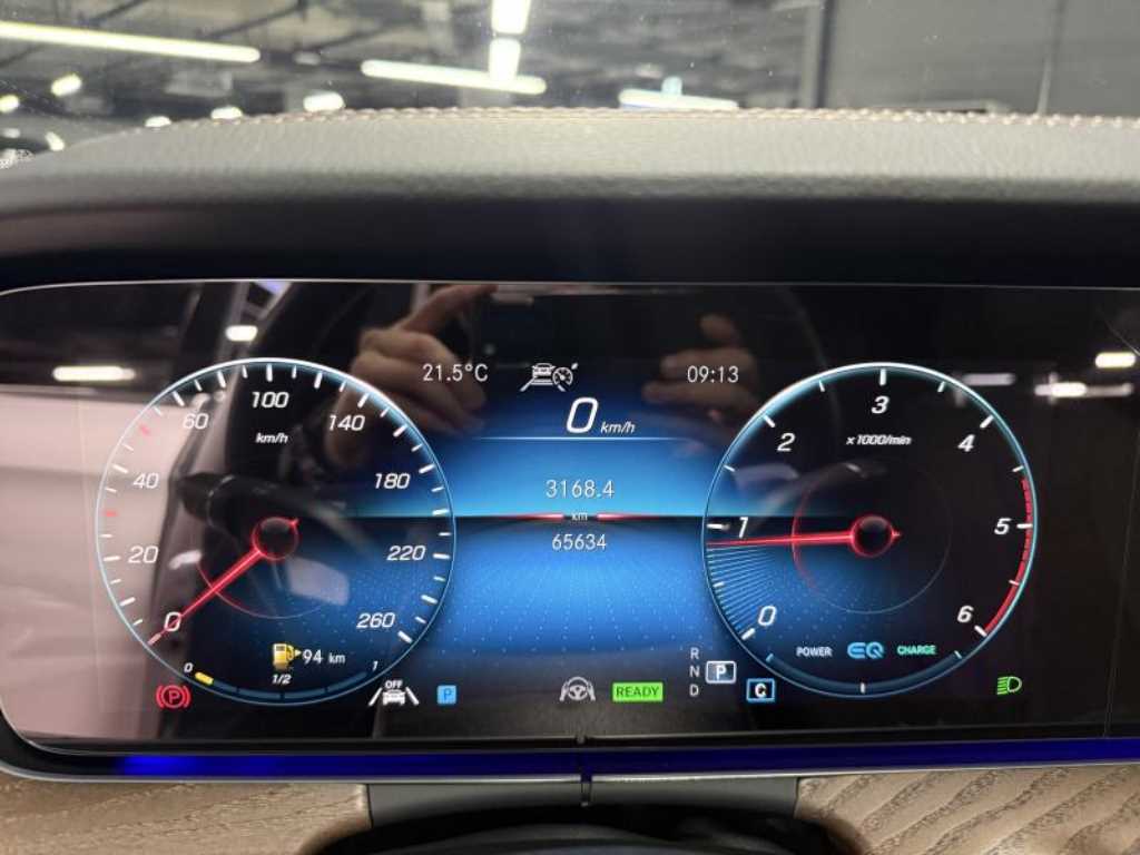 Mercedes Benz E class - Vista 5