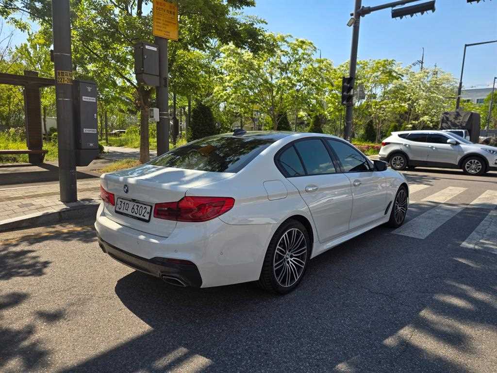 BMW 5 Series - Vista 4