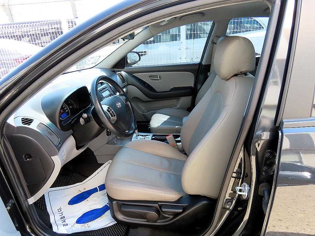 HYUNDAI Avante - Vista 5