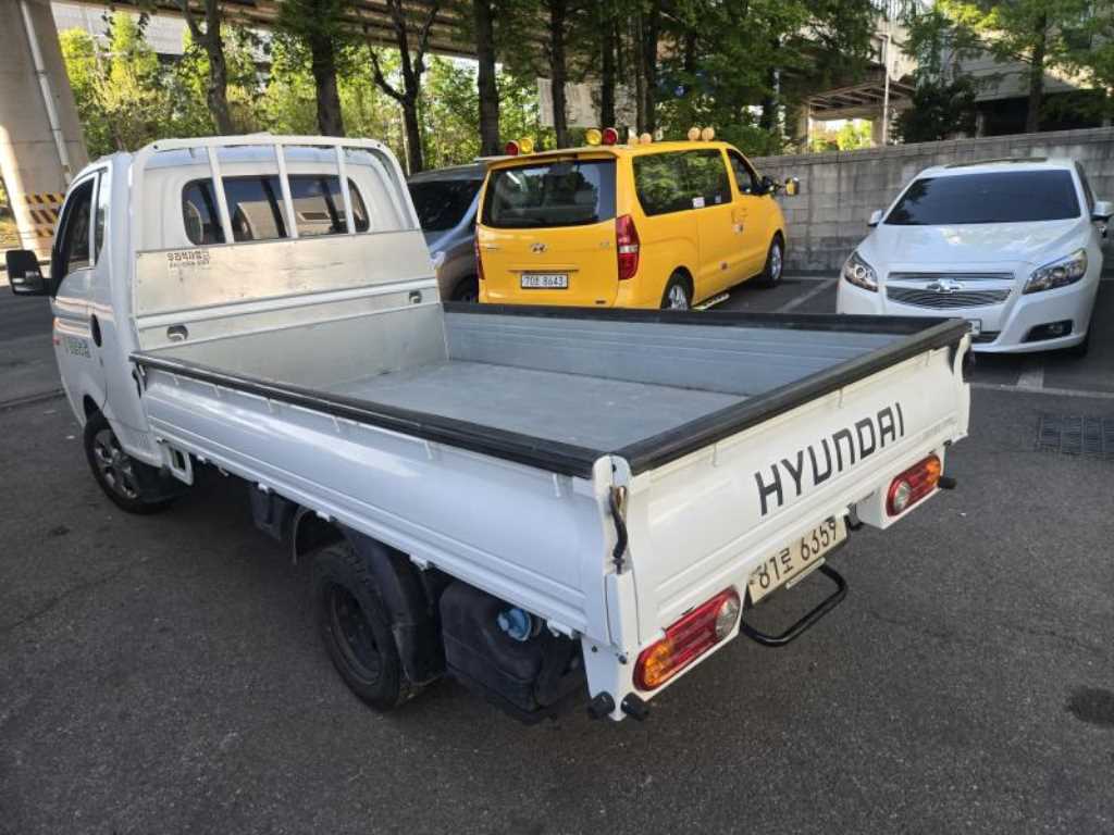 Small Truck Cargo (small) - Vista 3