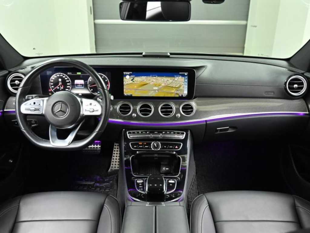 Mercedes Benz E class - Vista 7