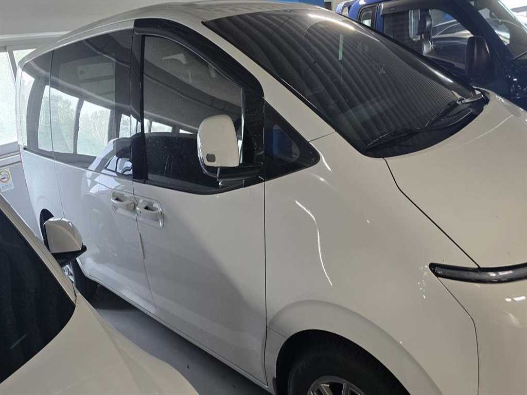 HYUNDAI Staria - Vista 2