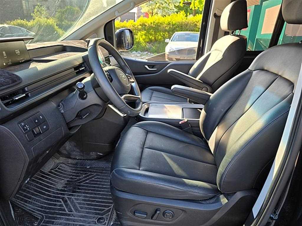 HYUNDAI Staria - Vista 6