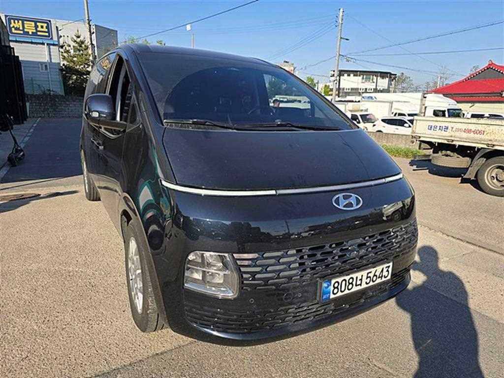 HYUNDAI Staria - Vista 2