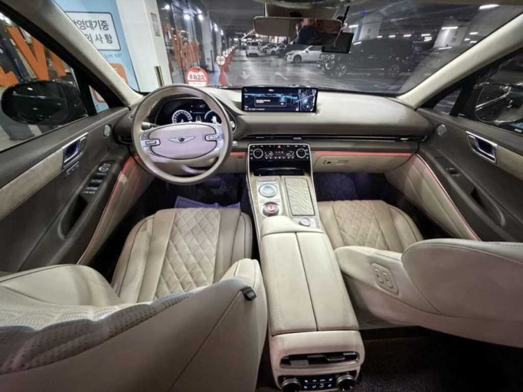 Genesis GV80 - Vista 6