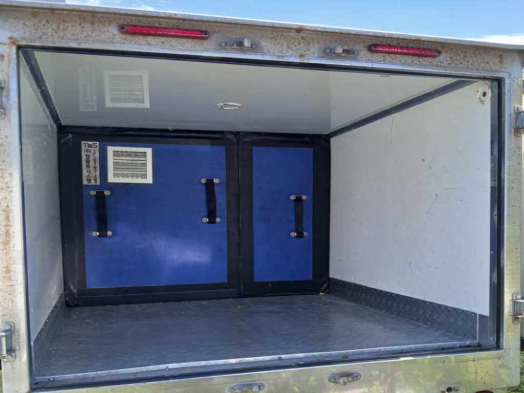 Small Truck Cargo (small) - Vista 2