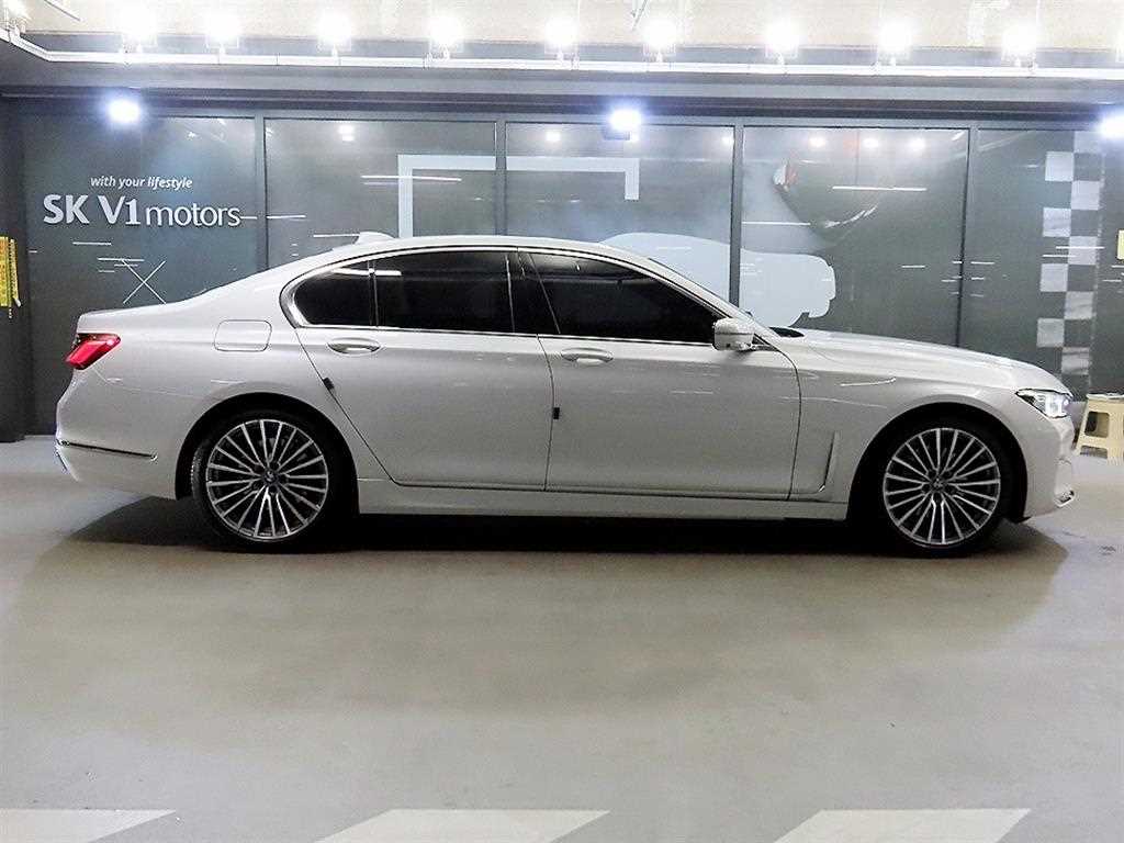 BMW 7 Series - Vista 3
