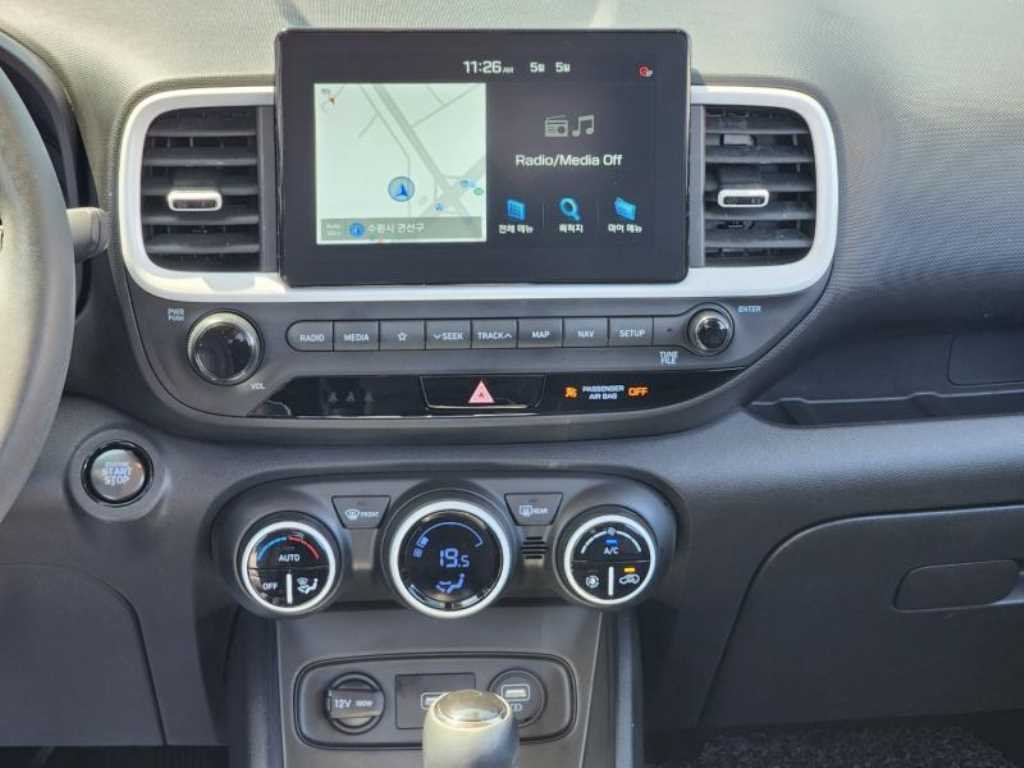 HYUNDAI Venue - Vista 9