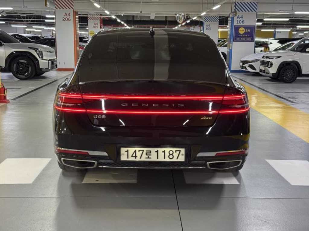 Genesis G90 - Vista 5