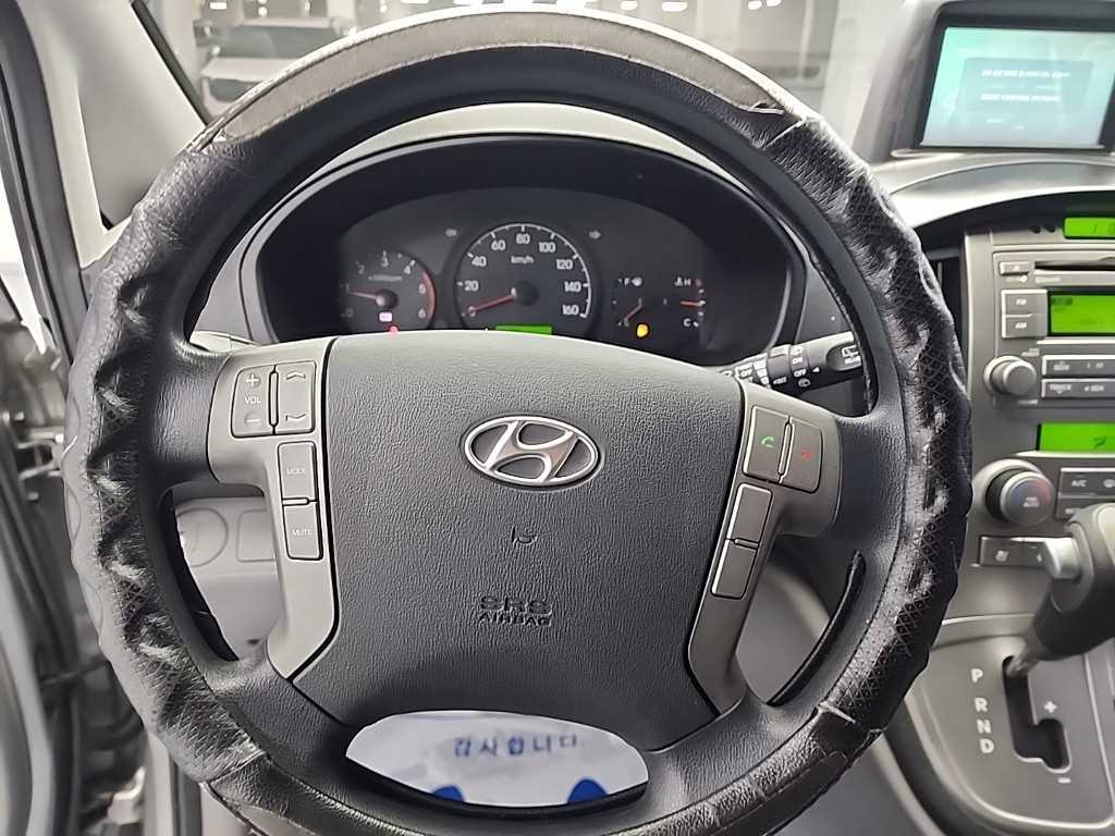 HYUNDAI Starex - Vista 9