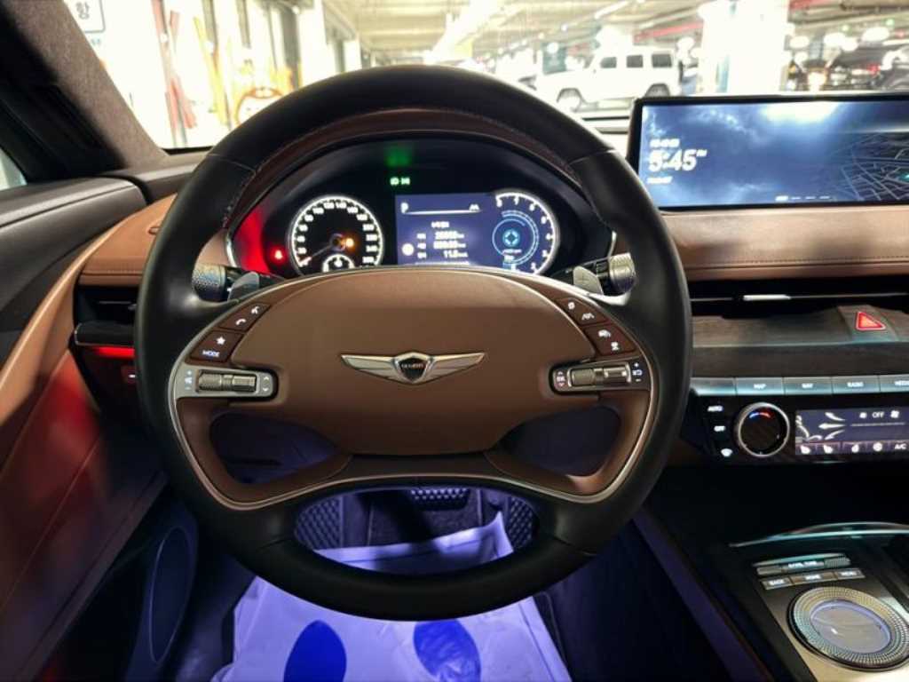 Genesis G80 - Vista 8