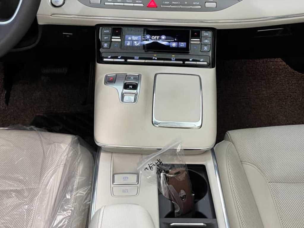 HYUNDAI Grandeur - Vista 5