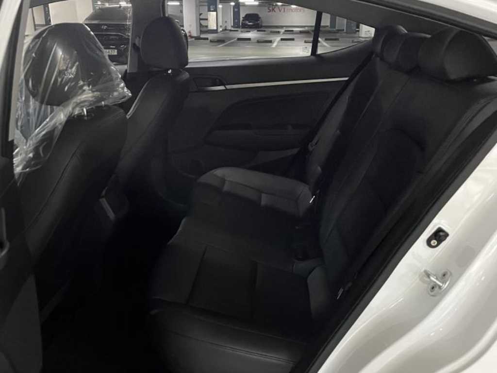 HYUNDAI Avante - Vista 6