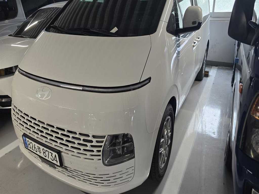 HYUNDAI Staria - Vista 11