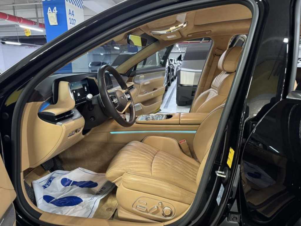 Genesis G90 - Vista 7