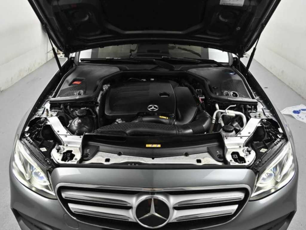 Mercedes Benz E class - Vista 6